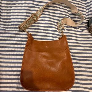 Social Threads Vegan Large, Crossbody or Shoulder bag, Cognac